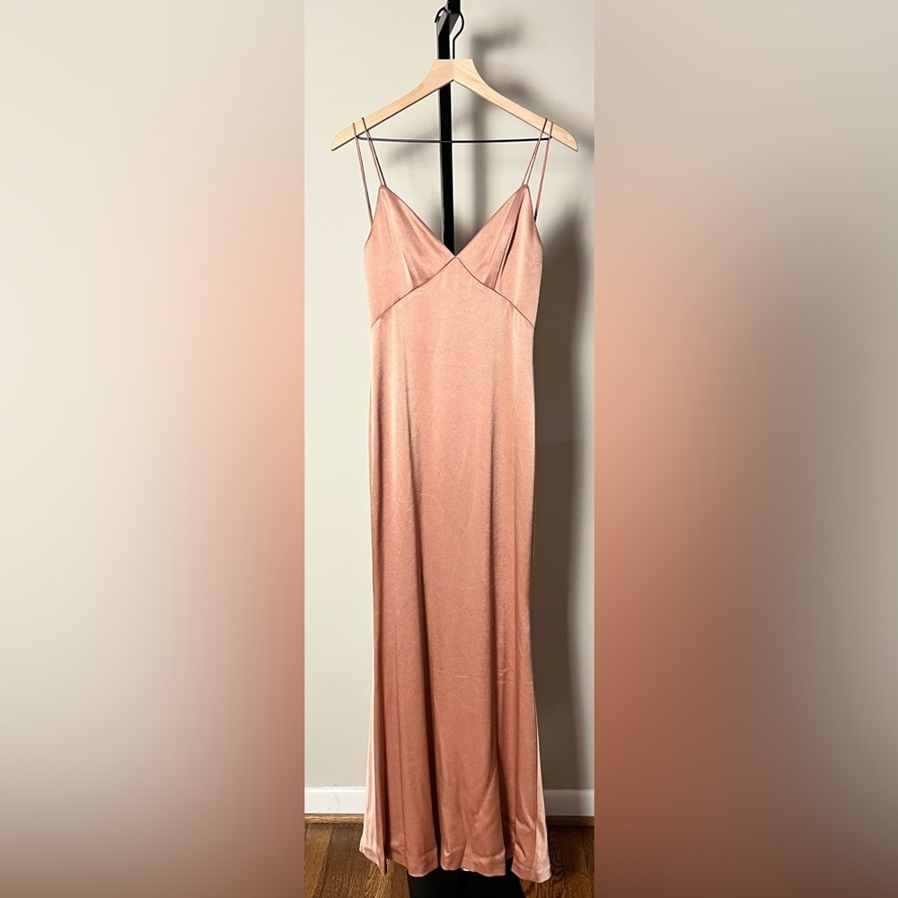 ALICE + OLIVIA Julietta V Neck Gown